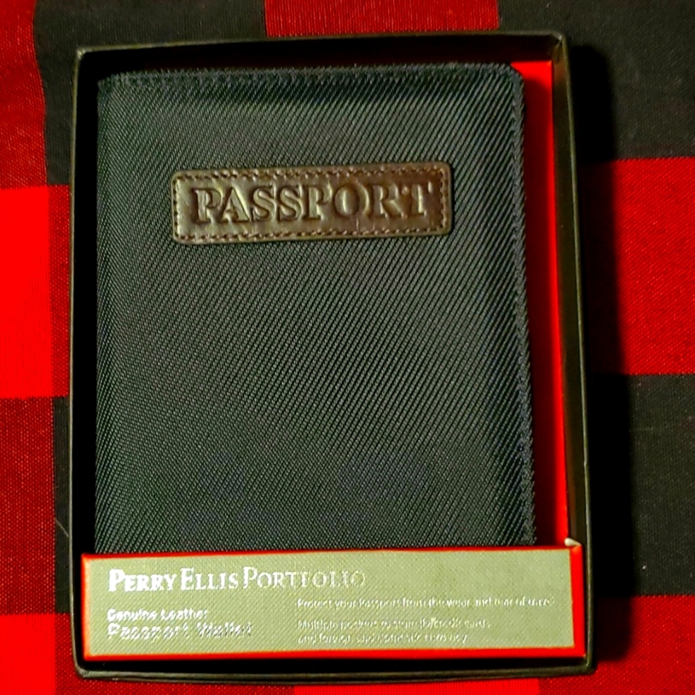 COPY - Perry Ellis portfolio passport brand new still in the box